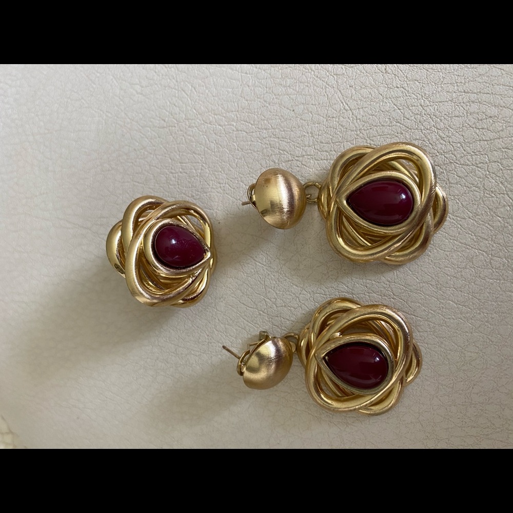 A nice brand new jewelry set